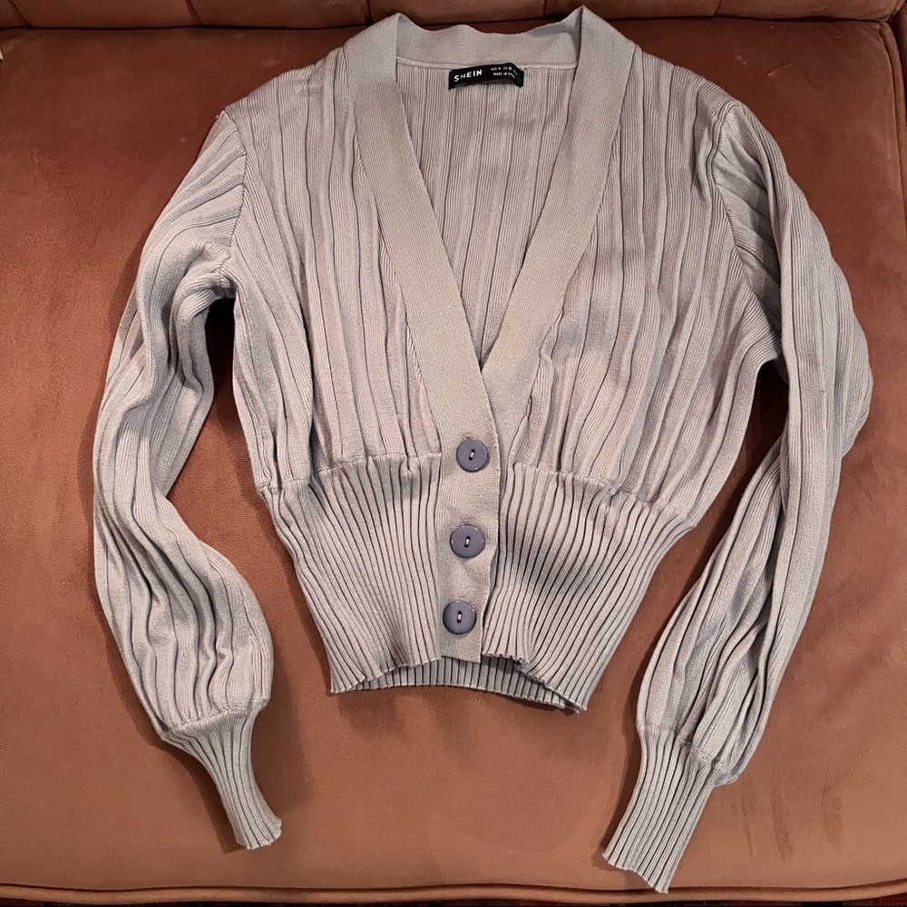 🛍️ Button front lantern sleeve ribbed knit cardigan - Picture 4 of 10
